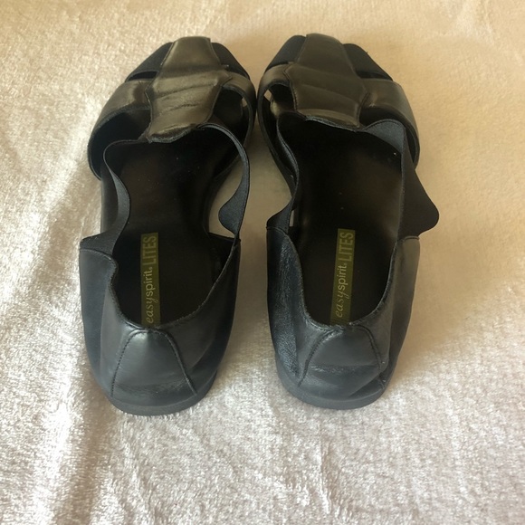 Women’s Easy Spirit Lite Black Leather sandals 10W - Picture 2 of 4